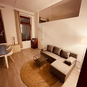 https://retro-appartement-im-herzen-von-kln-deutz.topcolognehotels.com