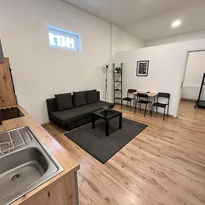 https://central-40qm-wi-fi-free-parking-calm-back-house-10a.topcolognehotels.com